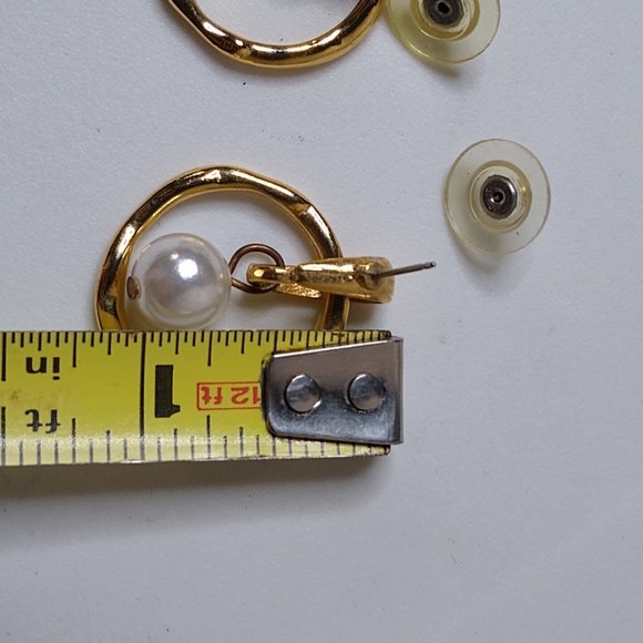 Vintage Metal Circle And Bead Dangle Earrings - Picture 13 of 13